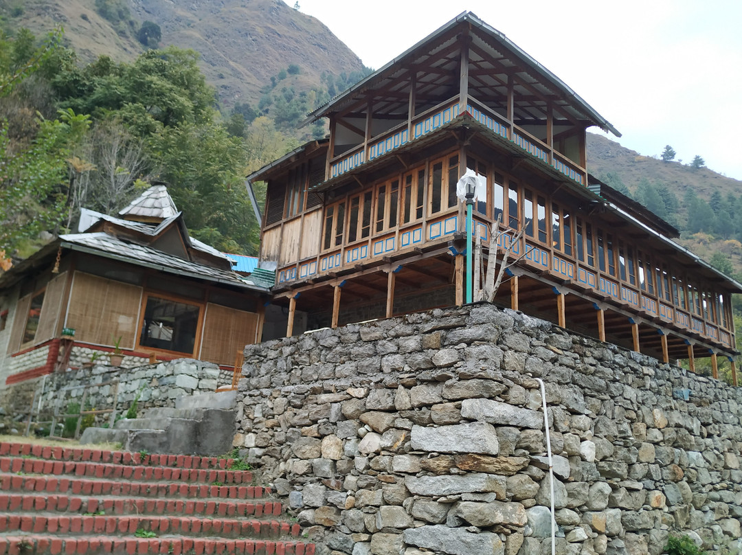 BlueHouse by the River主图