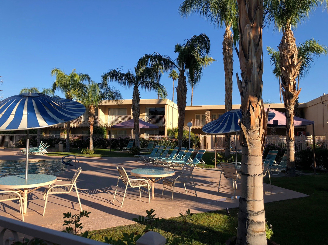 棕榈泉戴斯酒店主图