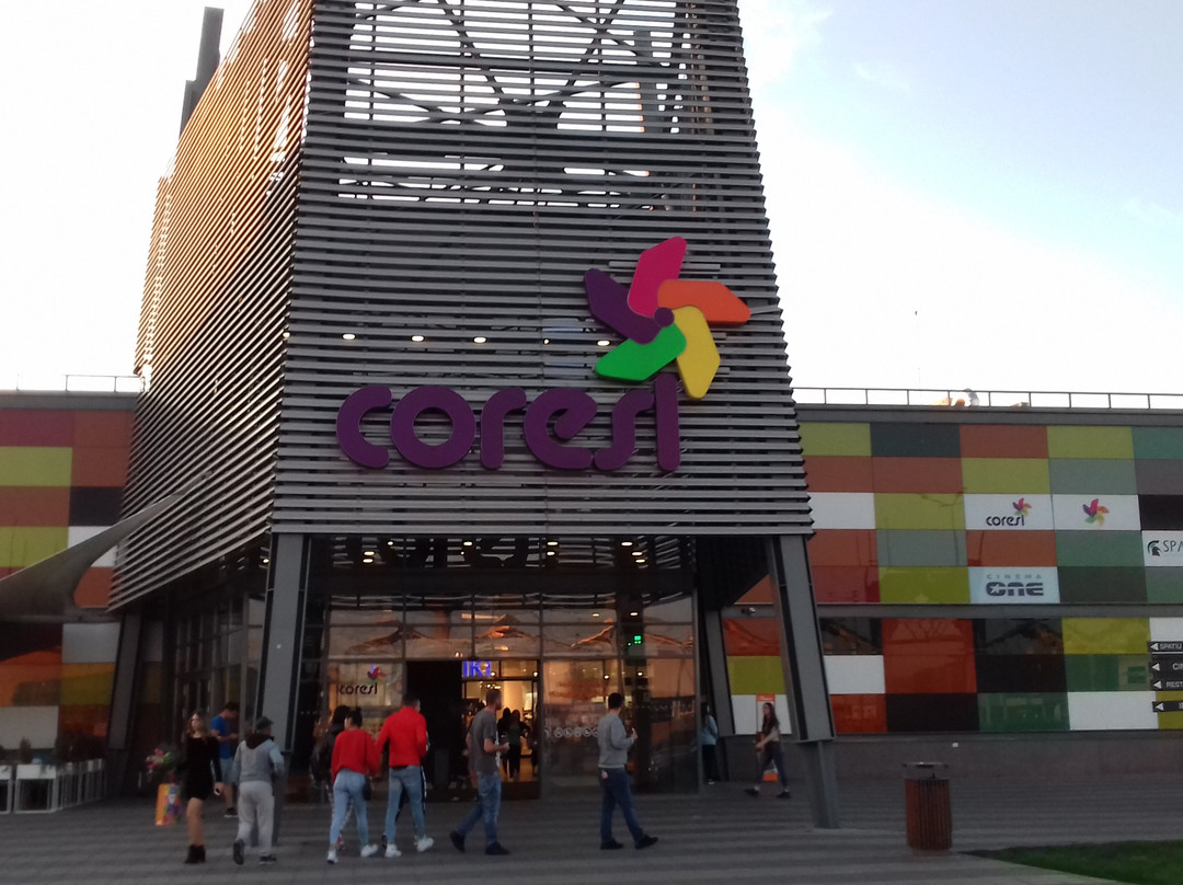 Coresi Shopping Mall景点图片