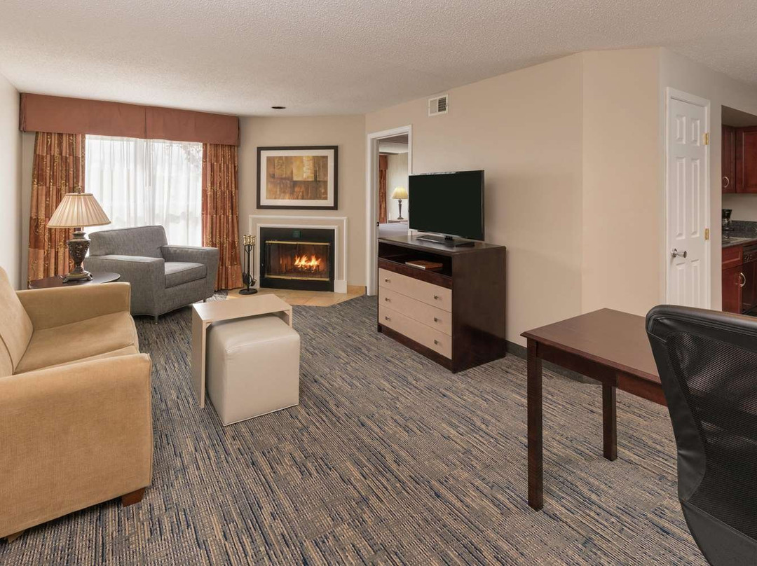 Homewood Suites by Hilton Chicago - Schaumburg主图