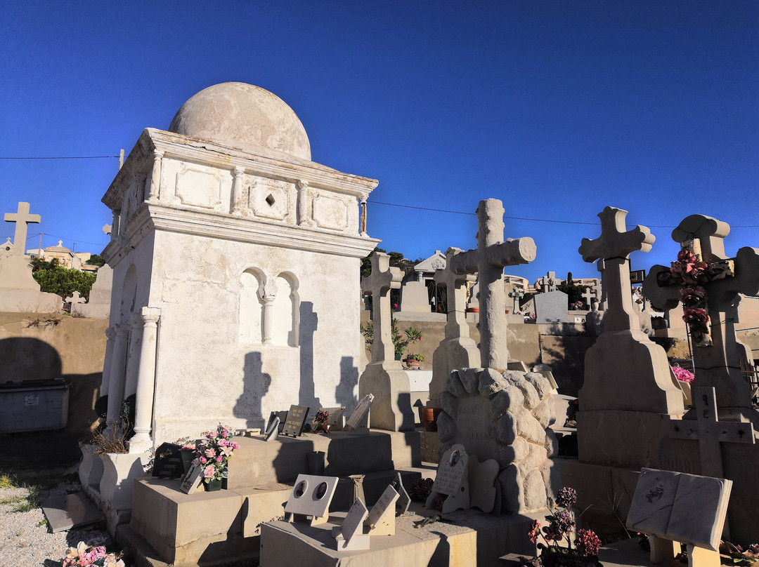 Cimetière le Py-赛特必去景点
