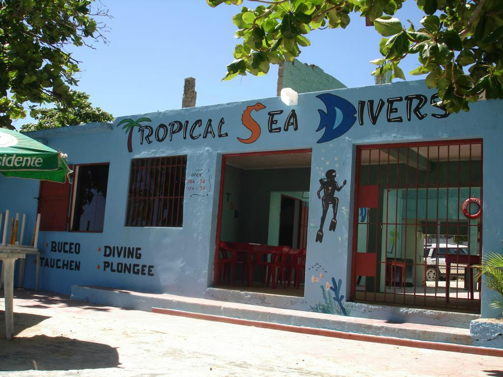 Tropical Sea Divers景点图片