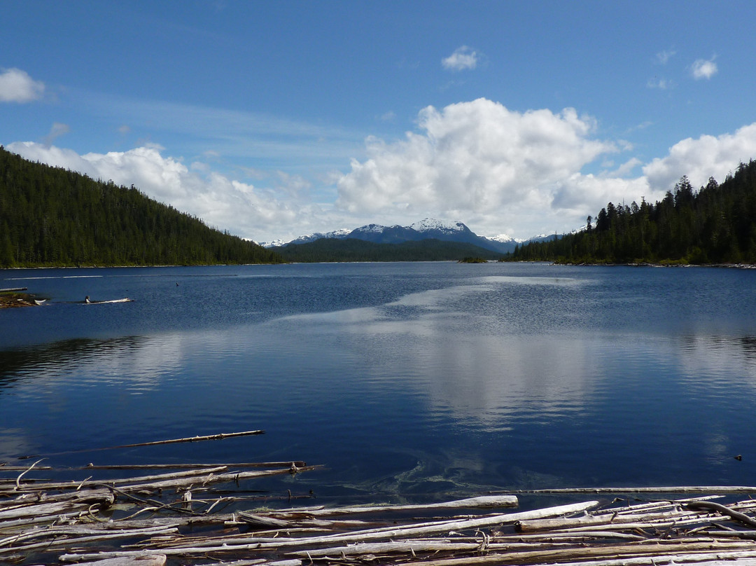 Diana Lake Provincial Park景点图片