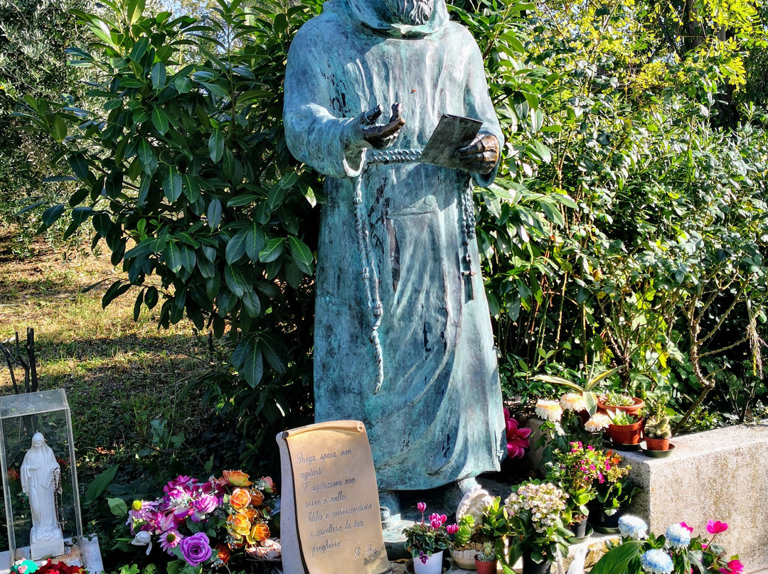 Monumento a Padre Pio-Gabicce Mare必去景点