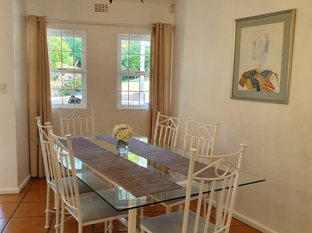 Paradiso Guesthouse & Self Catering Cottage主图