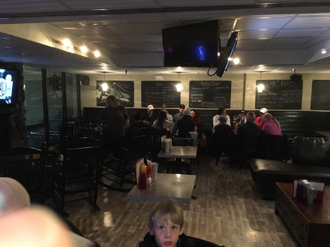 Mt Crested Butte旅游景点-Iron Horse Tap