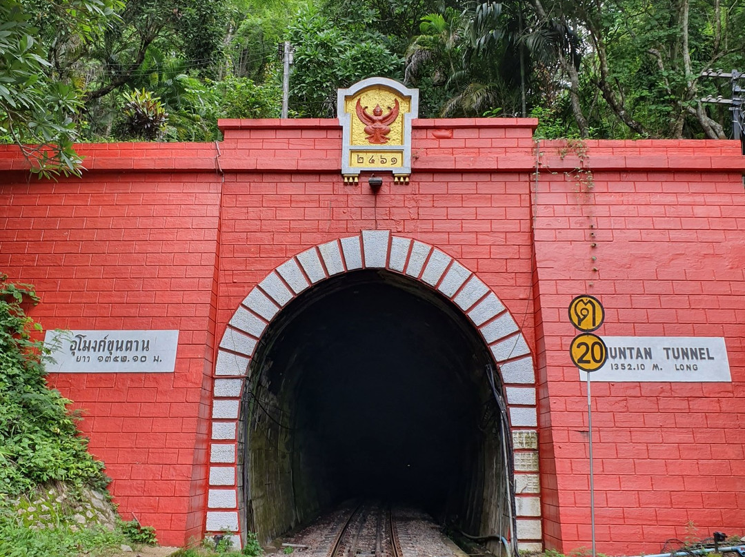 Khuntan Railway Tunnel景点图片