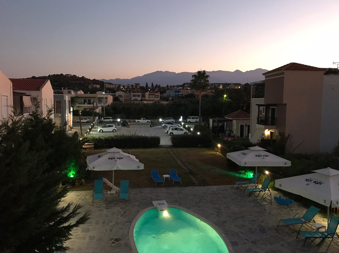 Almiris Sea Side Apartments主图