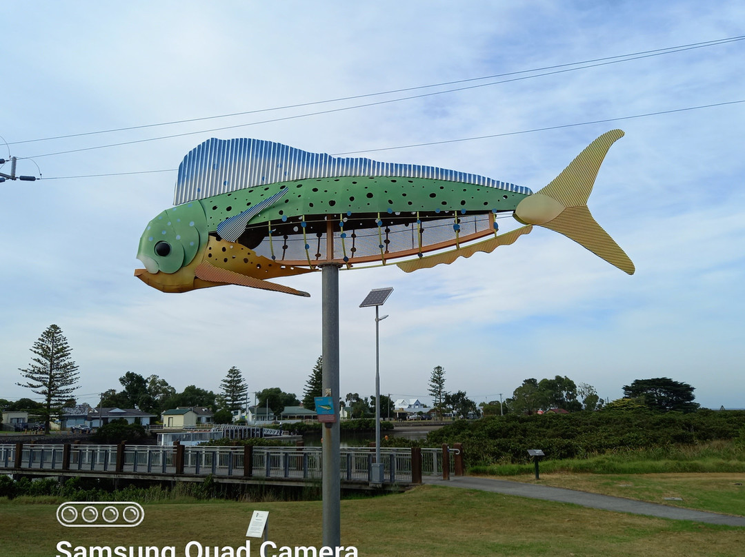 Dolphinfish Sculpture景点图片