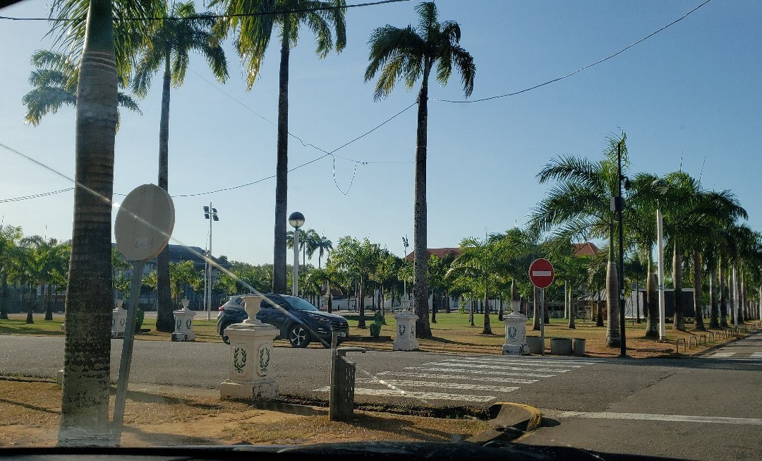 Place des Palmistes-卡宴必去景点