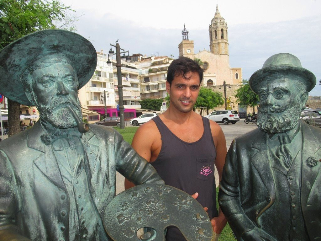 Estatuas de Santiago Rusinol y Ramon Casas-锡切斯必去景点