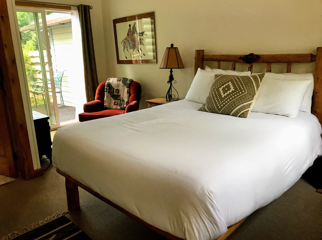 Redstone Cliffs Lodge主图