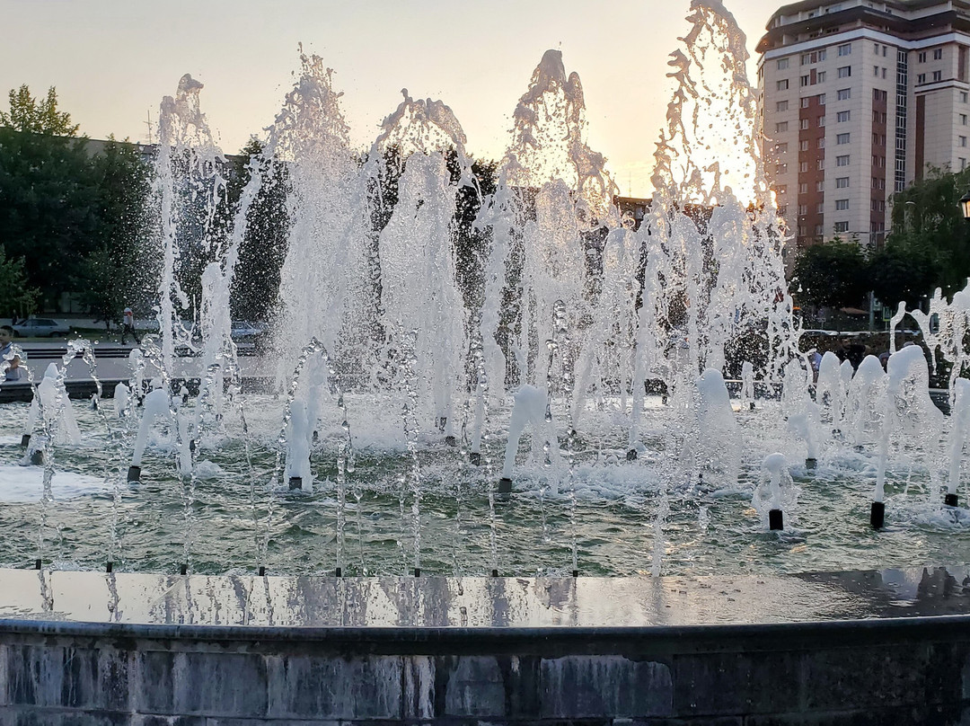 Kuliyev Square景点图片