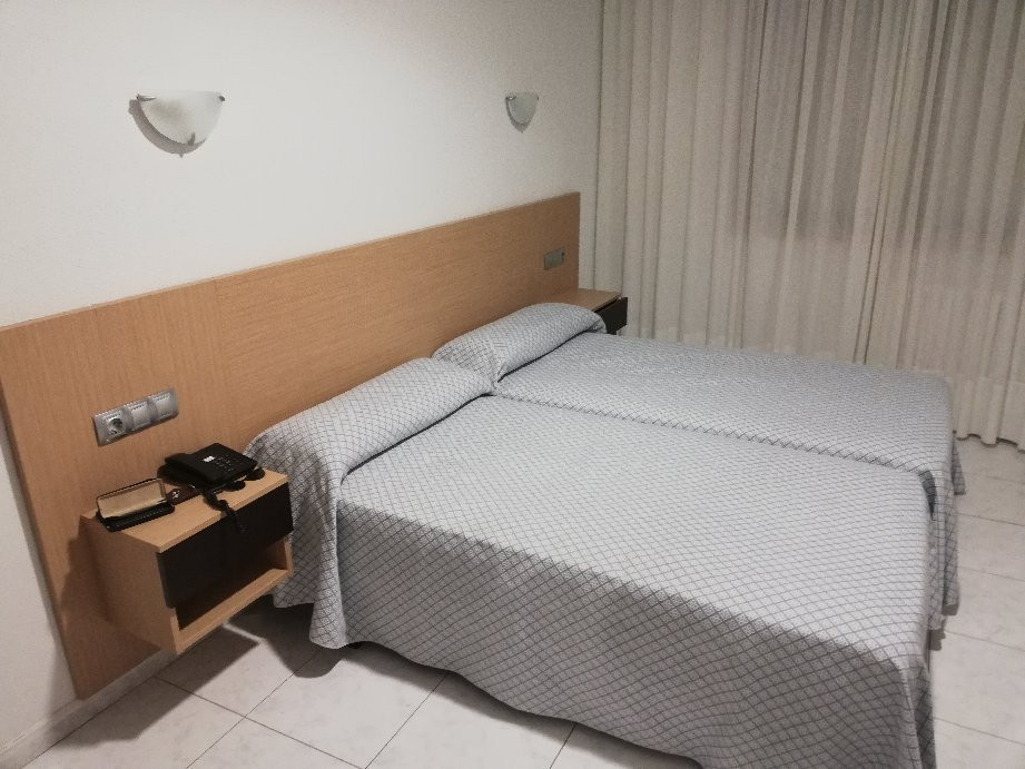 蒙特马尔酒店主图