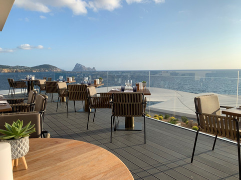 Nela with Óscar Salazar