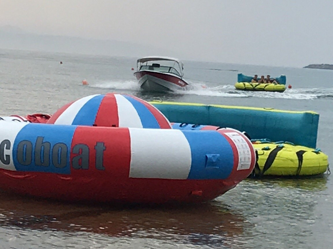 Baywatch Beach Bar and Watersports-Mantzavinata必去景点