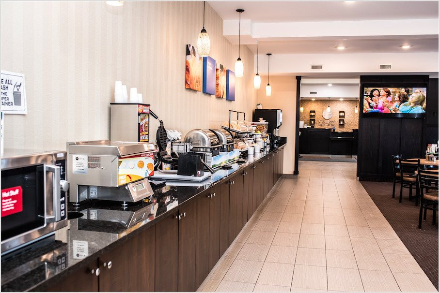 Comfort Inn & Suites主图