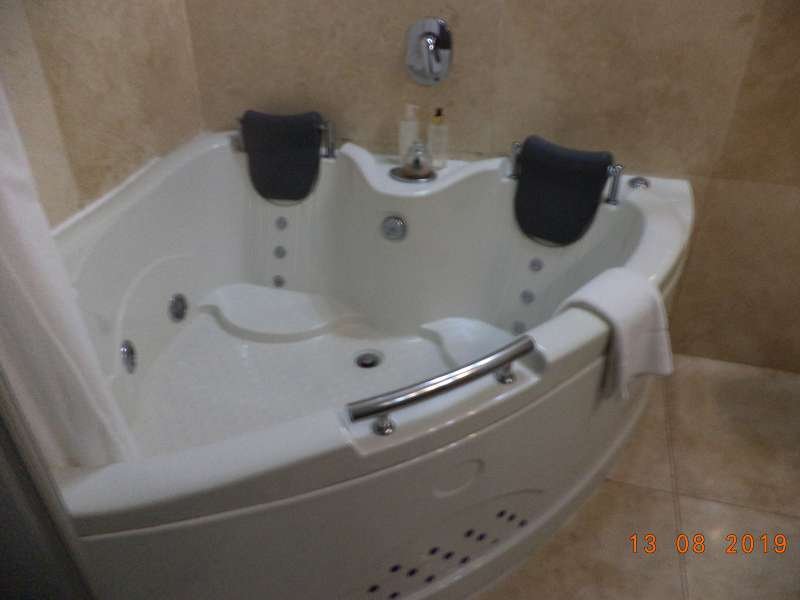 Aristo Manor Guest House-浴室