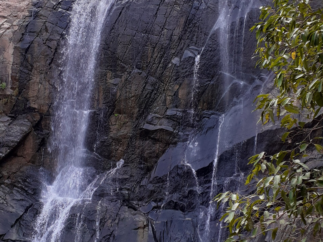 Satagawan Petro Falls景点图片