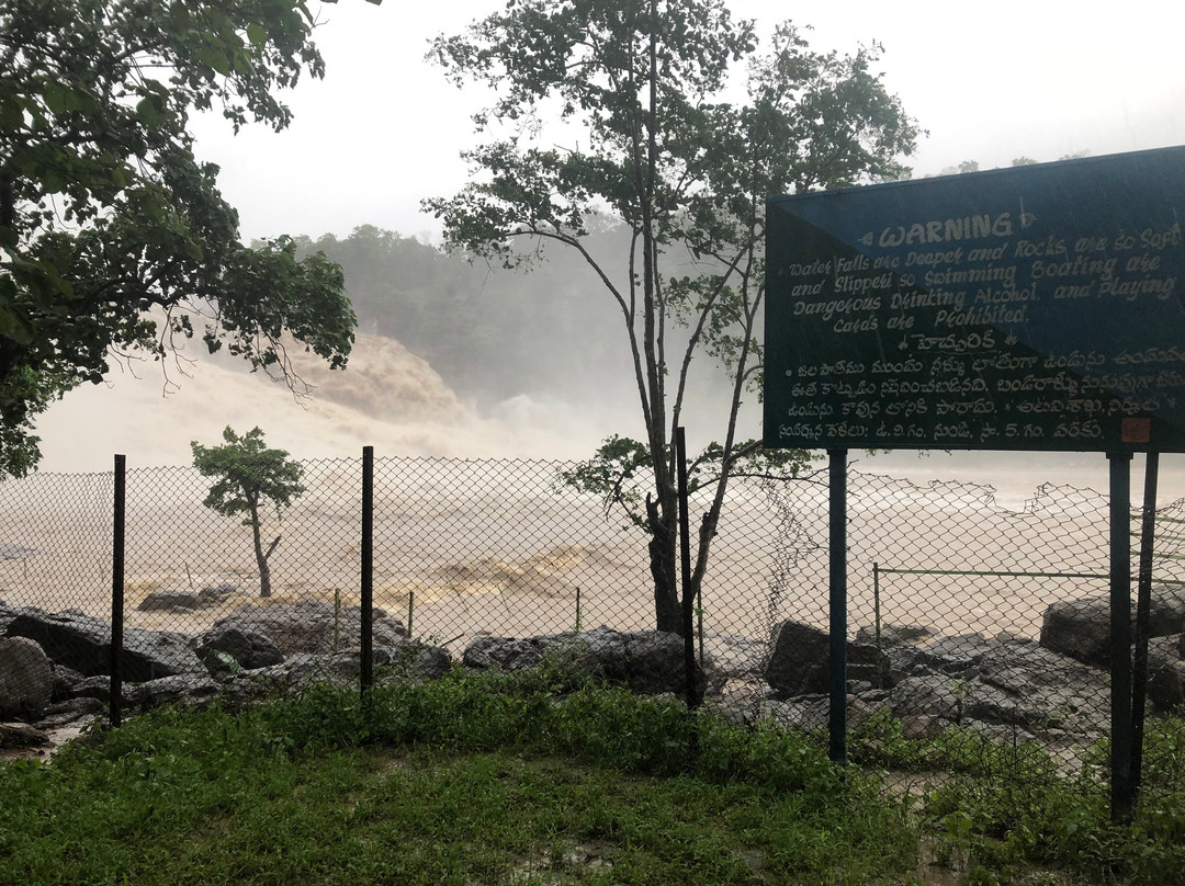 Kuntala Water Falls景点图片