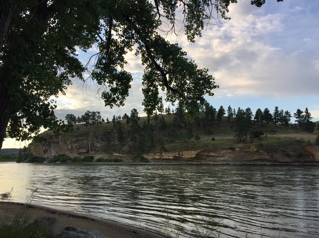 黄石河小屋木屋住宿加早餐旅馆主图