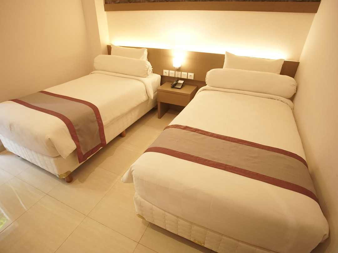 Viva Hotel Kediri by Azana主图
