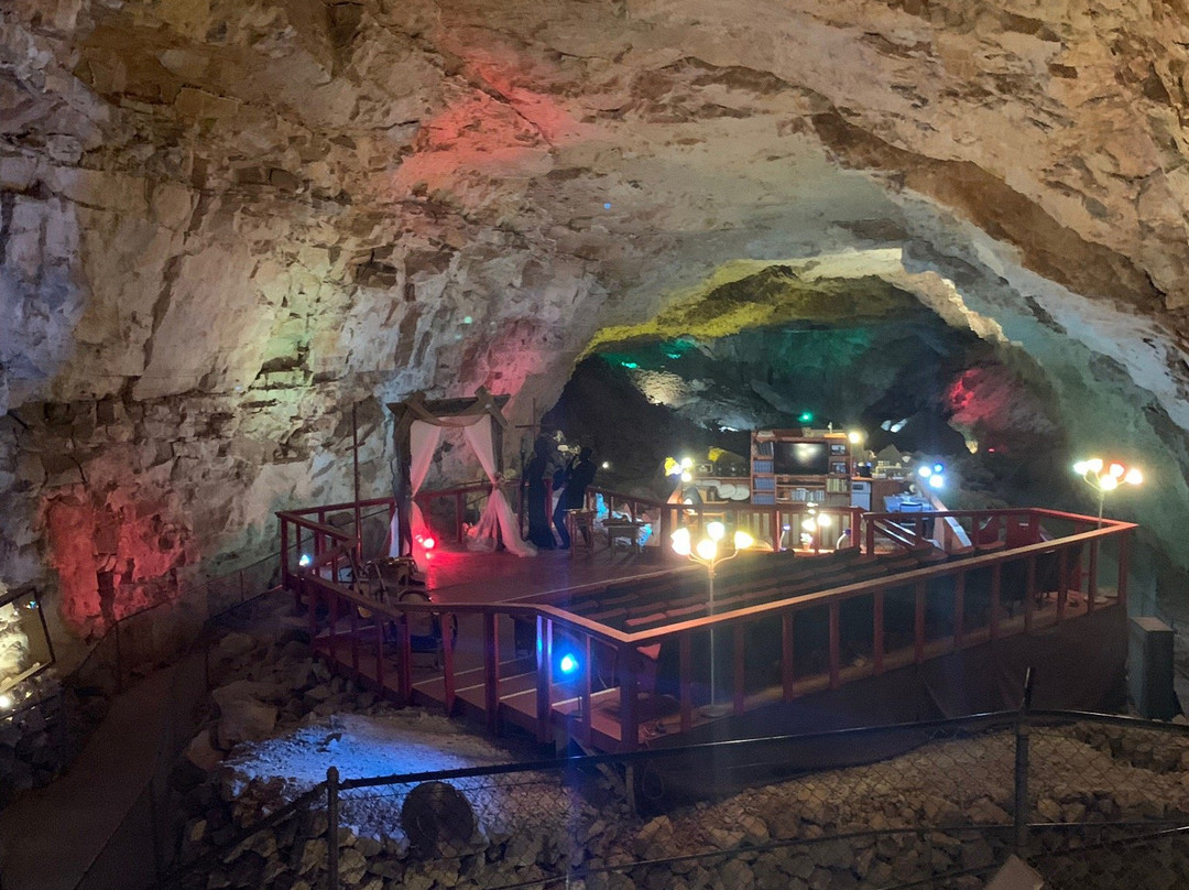 Grand Canyon Caverns Tours-皮奇斯普林斯必去景点