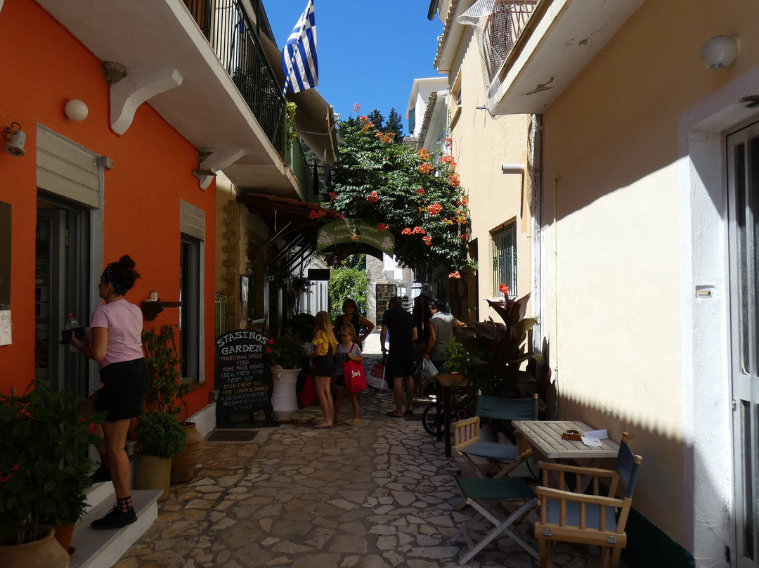 George Apergis Handmade Jewellery-Lakka必去景点