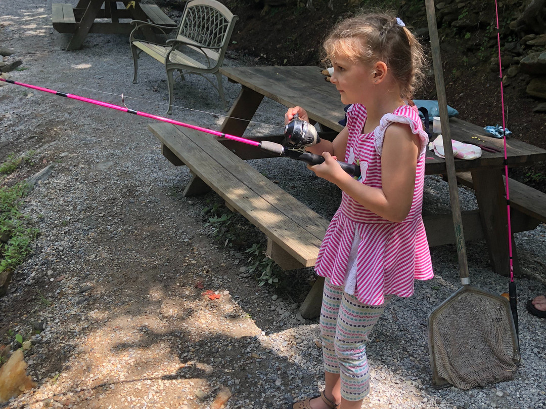 Buck Creek Trout Farm-Marion必去景点