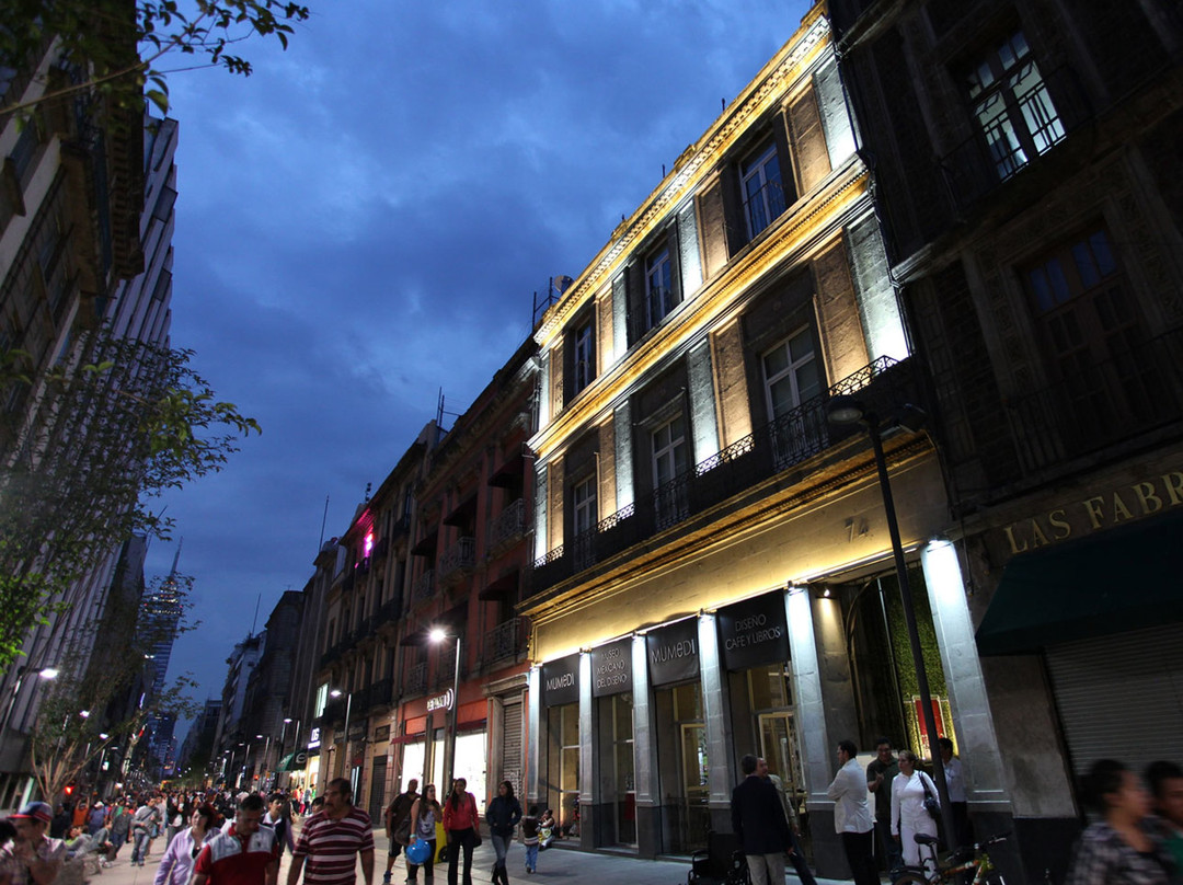 Francisco I. Madero Avenue-墨西哥城必去景点