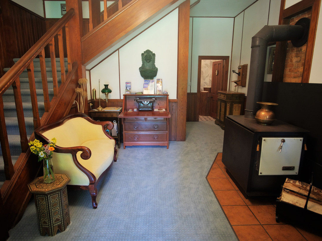 Wedgwood Manor and Glamping Retreat主图