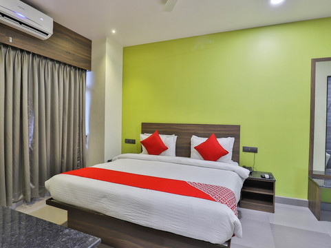 OYO 23338 Genx Surat主图