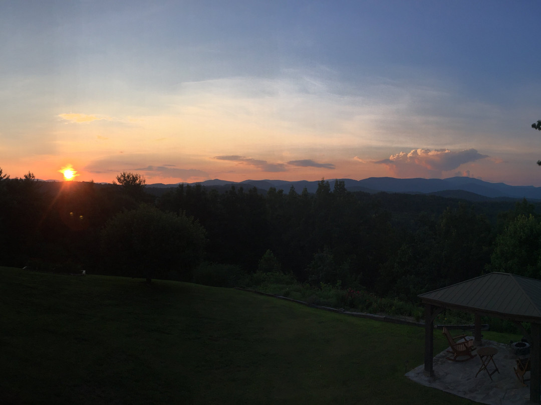 Lucille's Mountain Top Inn & Spa主图