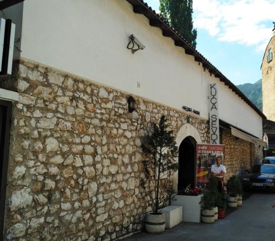 Large Storehouse (Hadzimuratovica daire)-萨拉热窝必去景点