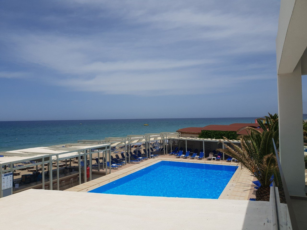 Adele Beach Hotel主图