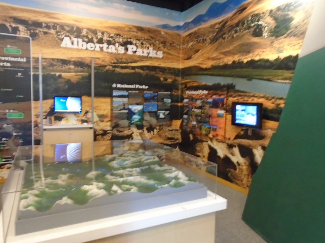 Travel Alberta West Glacier Visitor Information Centre景点图片