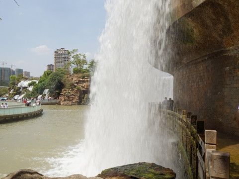 昆明瀑布公园-昆明市必去景点