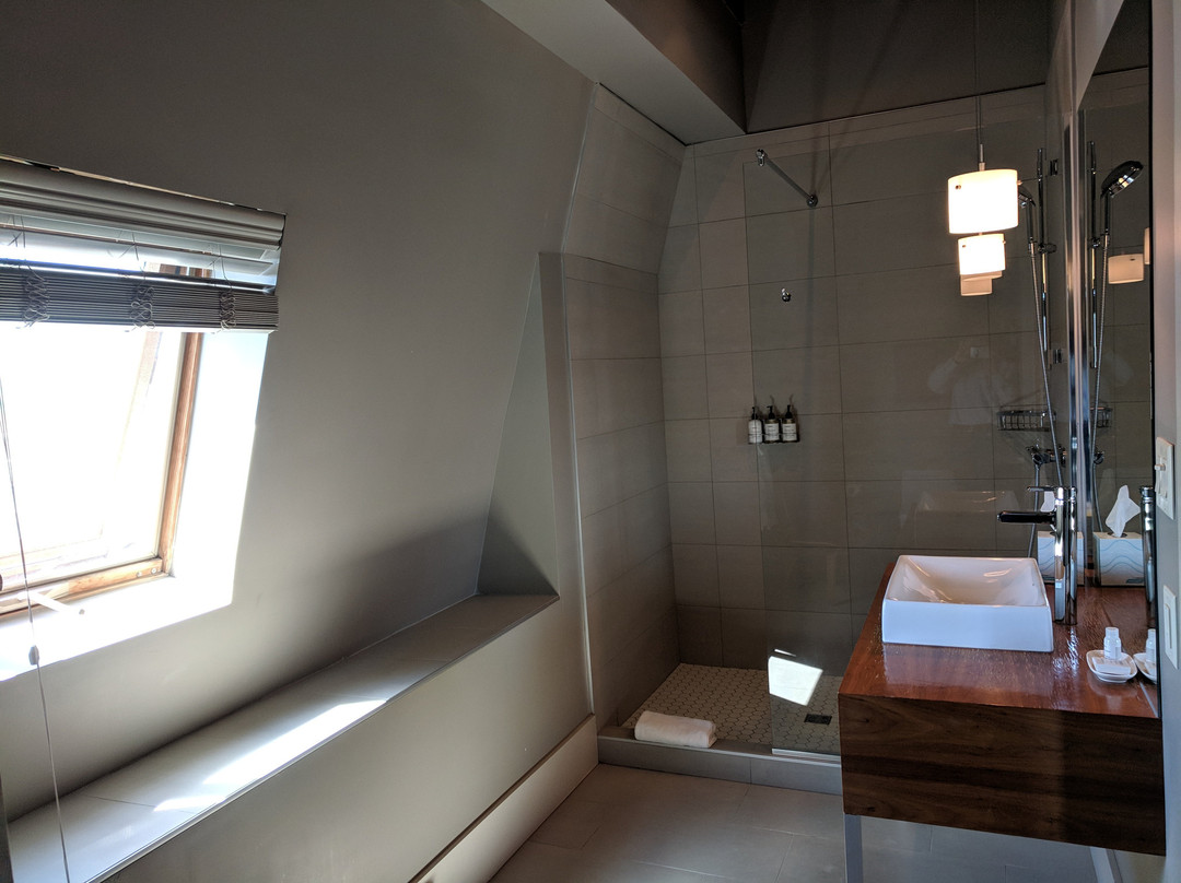 Le Pleasant Hôtel & Café主图