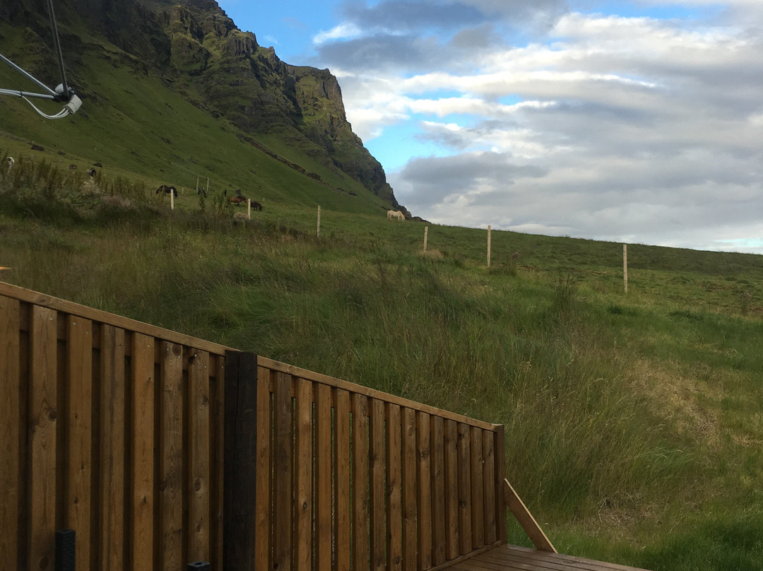 The Garage - Studio Apartments主图