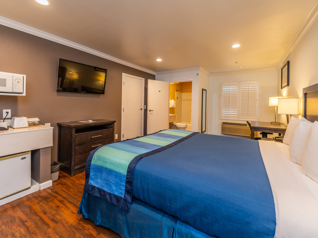 Continental Inn主图