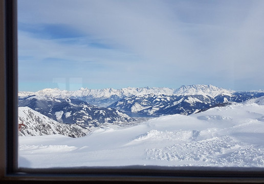 Krefelder Hutte主图