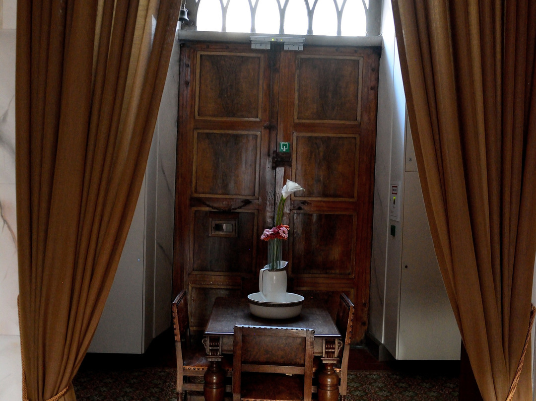 吉昂布日拖酒店-小型优雅酒店主图