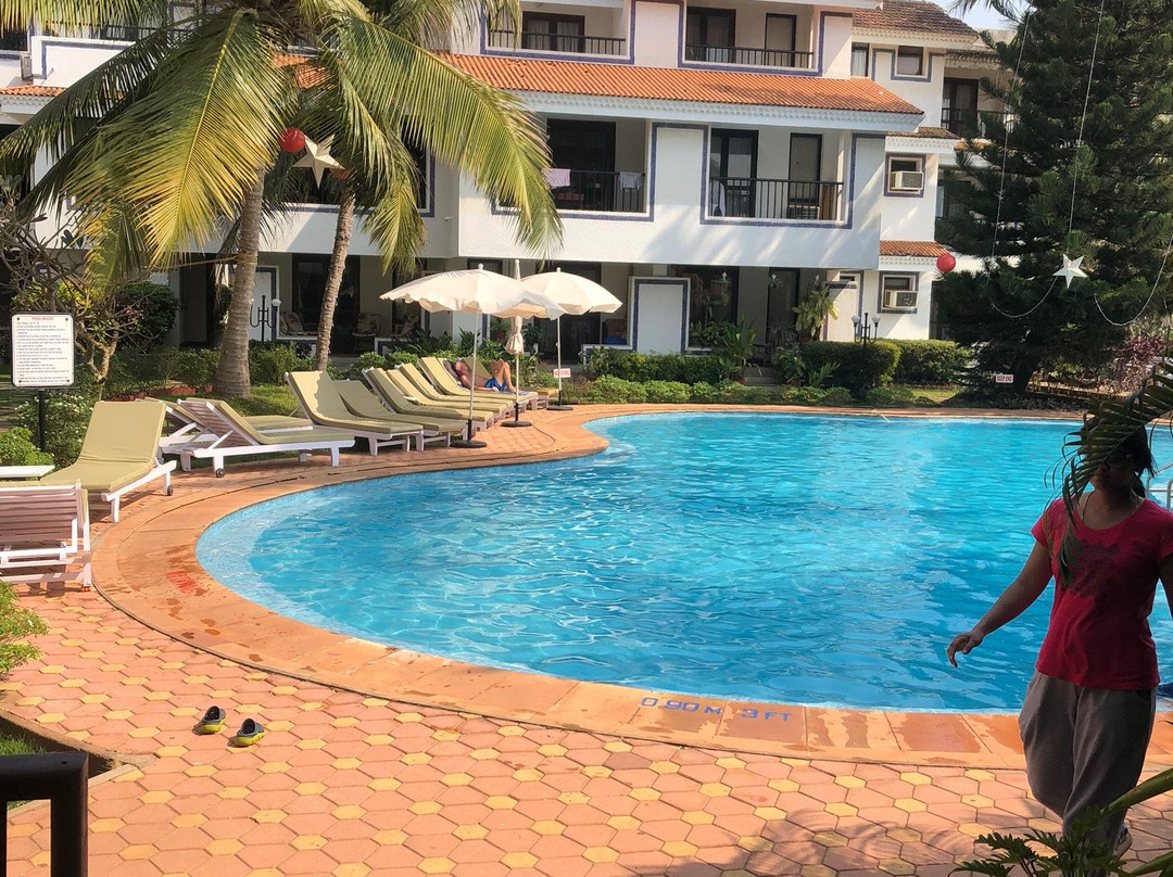 蓝色阿尔贡酒店主图