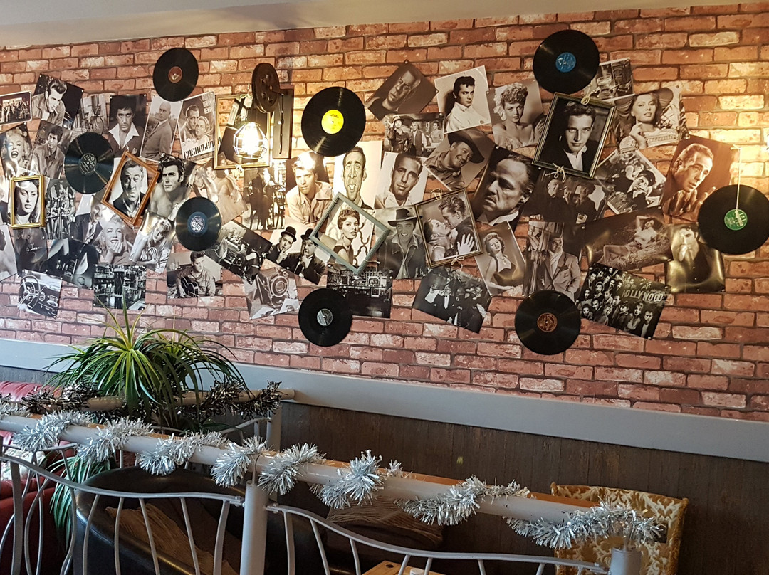 T8's Wine Bar & Cafe