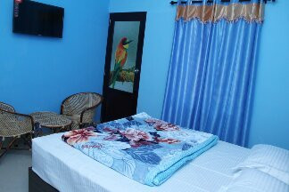 Aathishaya Holiday Inn主图