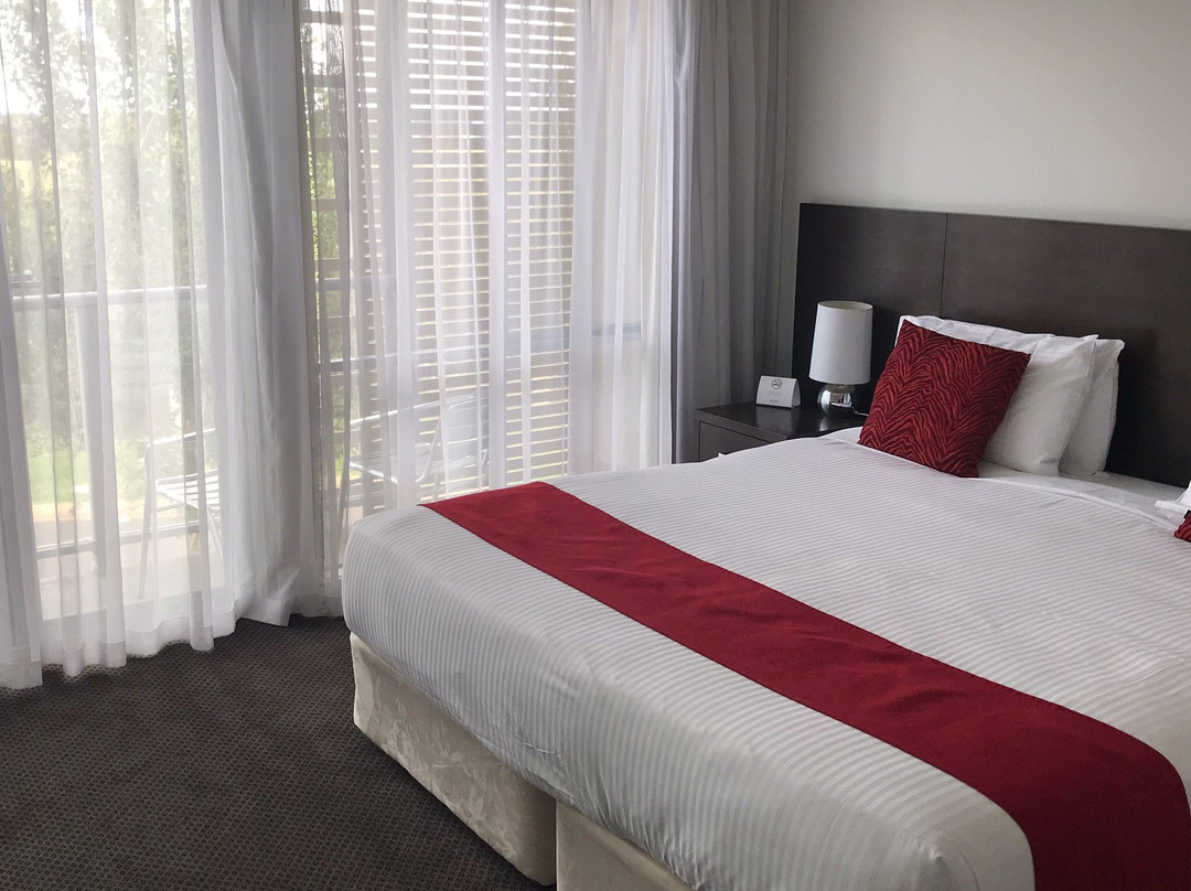 Quest Sanctuary Lakes主图