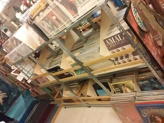 Antiquesocasião - Antiguidades Alfarrabista Discos-科英布拉区必去景点