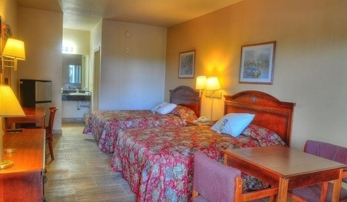 Lone Star Inn & Suites主图