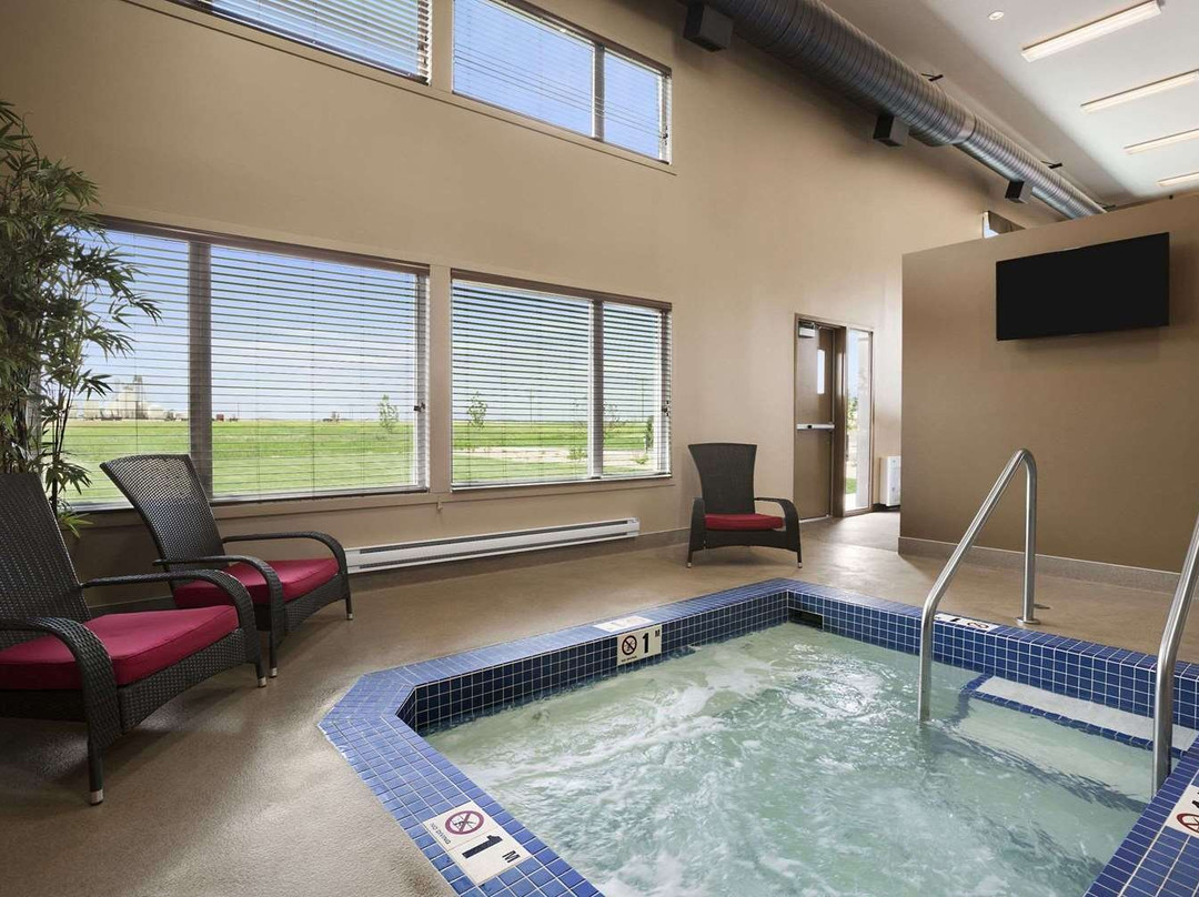 Microtel Inn & Suites by Wyndham Weyburn主图