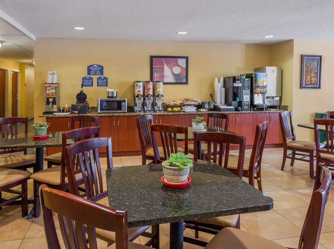 Microtel Inn & Suites by Wyndham Hillsborough主图